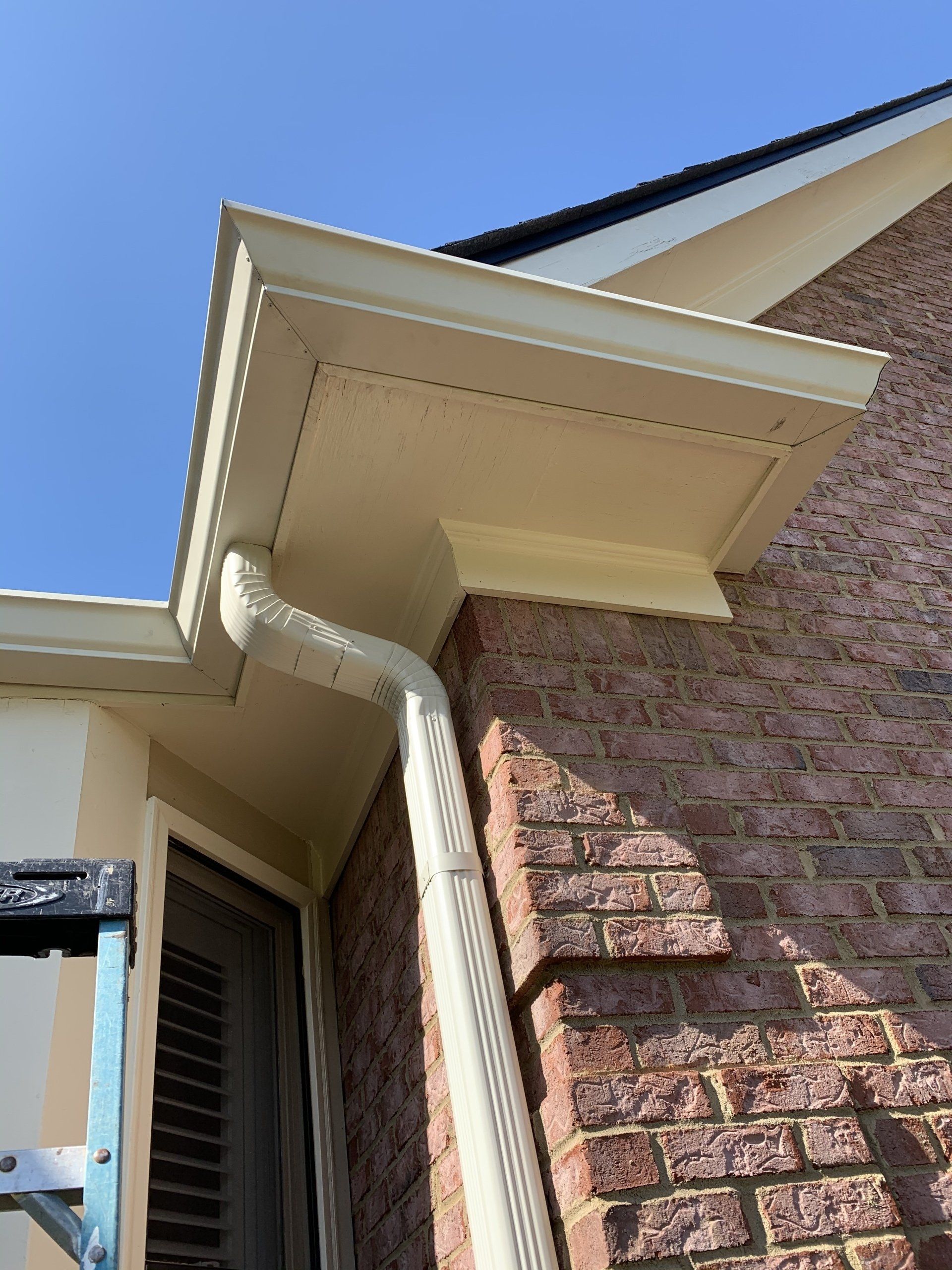 M.R. Roberson Roofing image