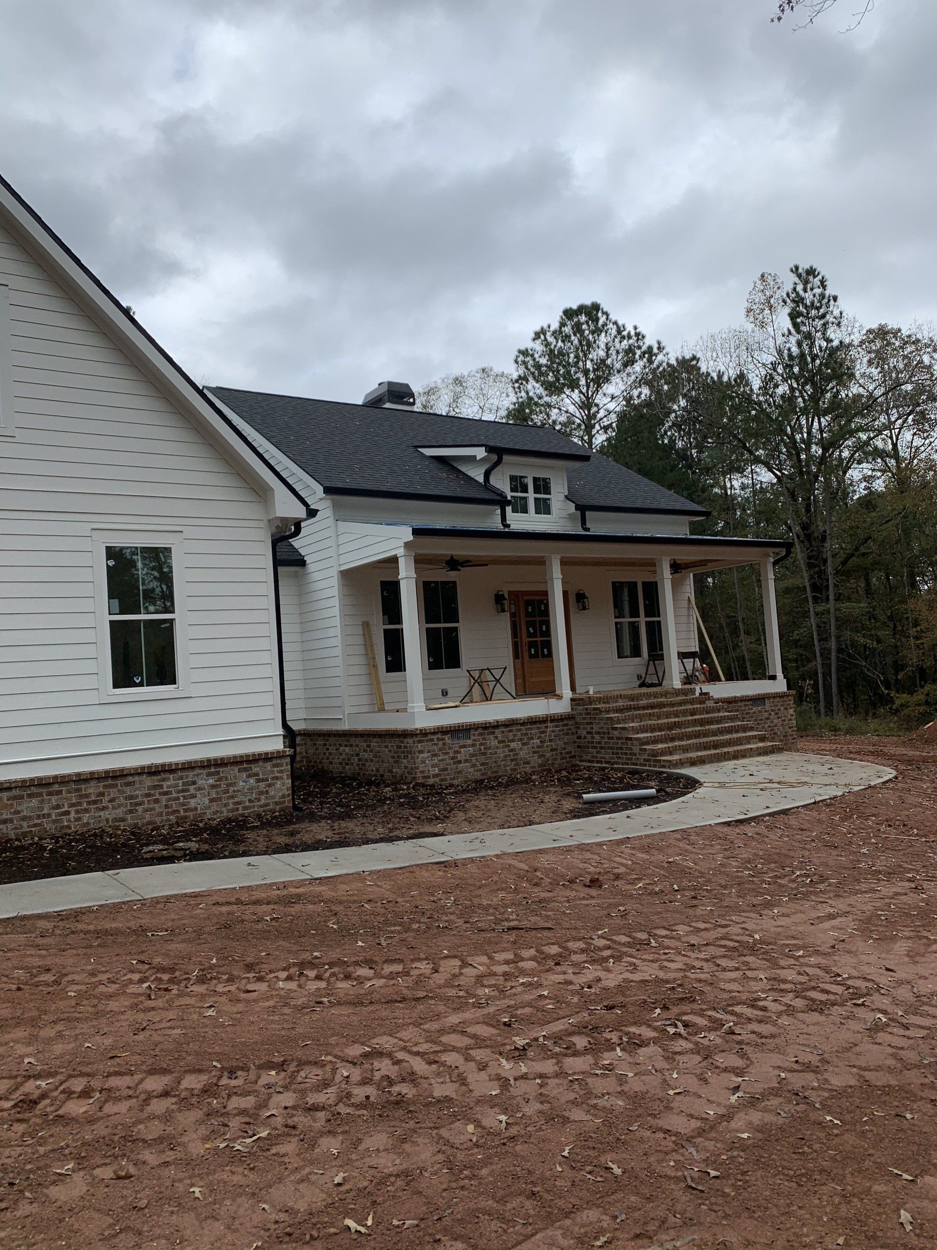 M.R. Roberson Roofing image