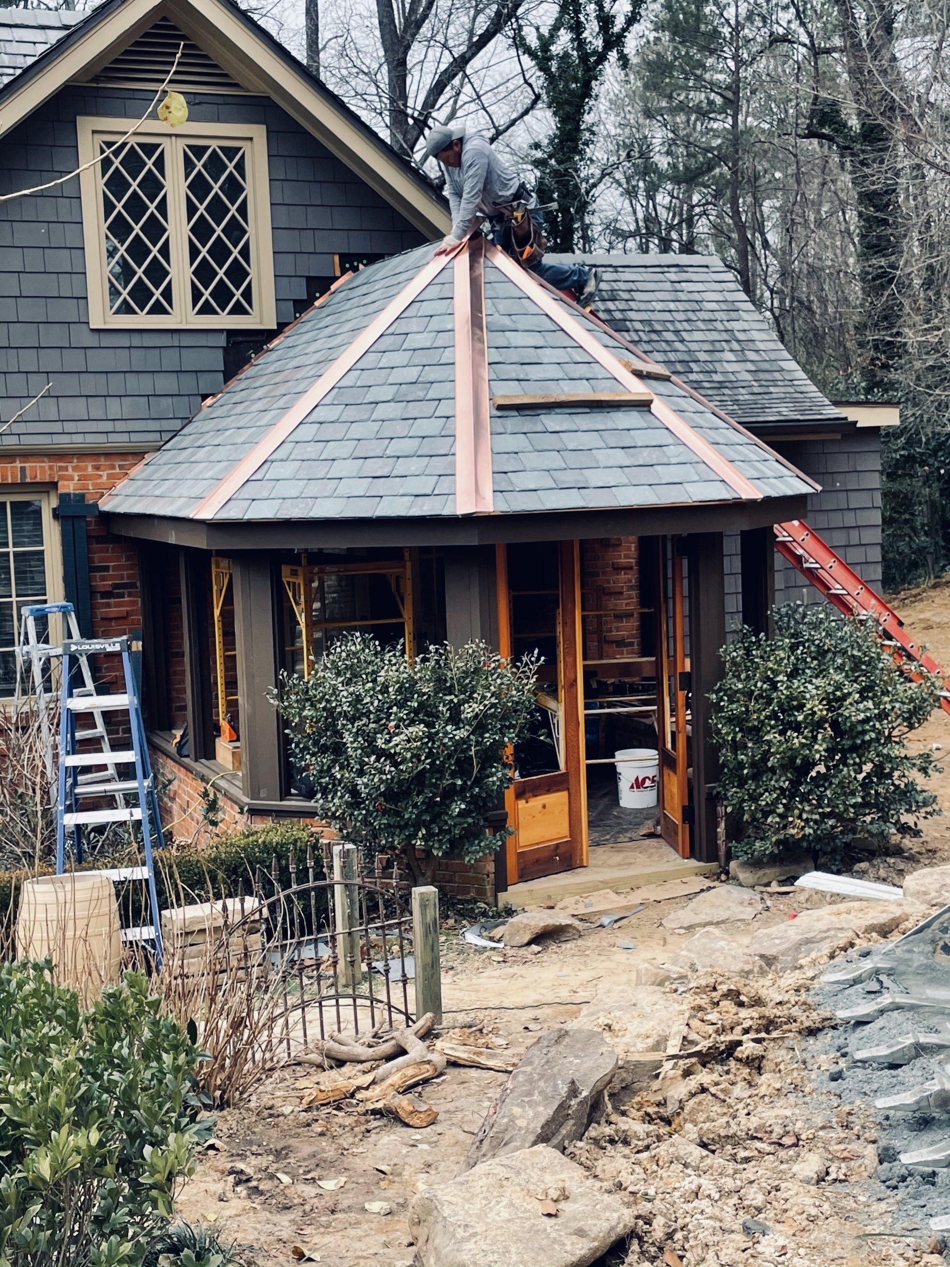 M.R. Roberson Roofing image