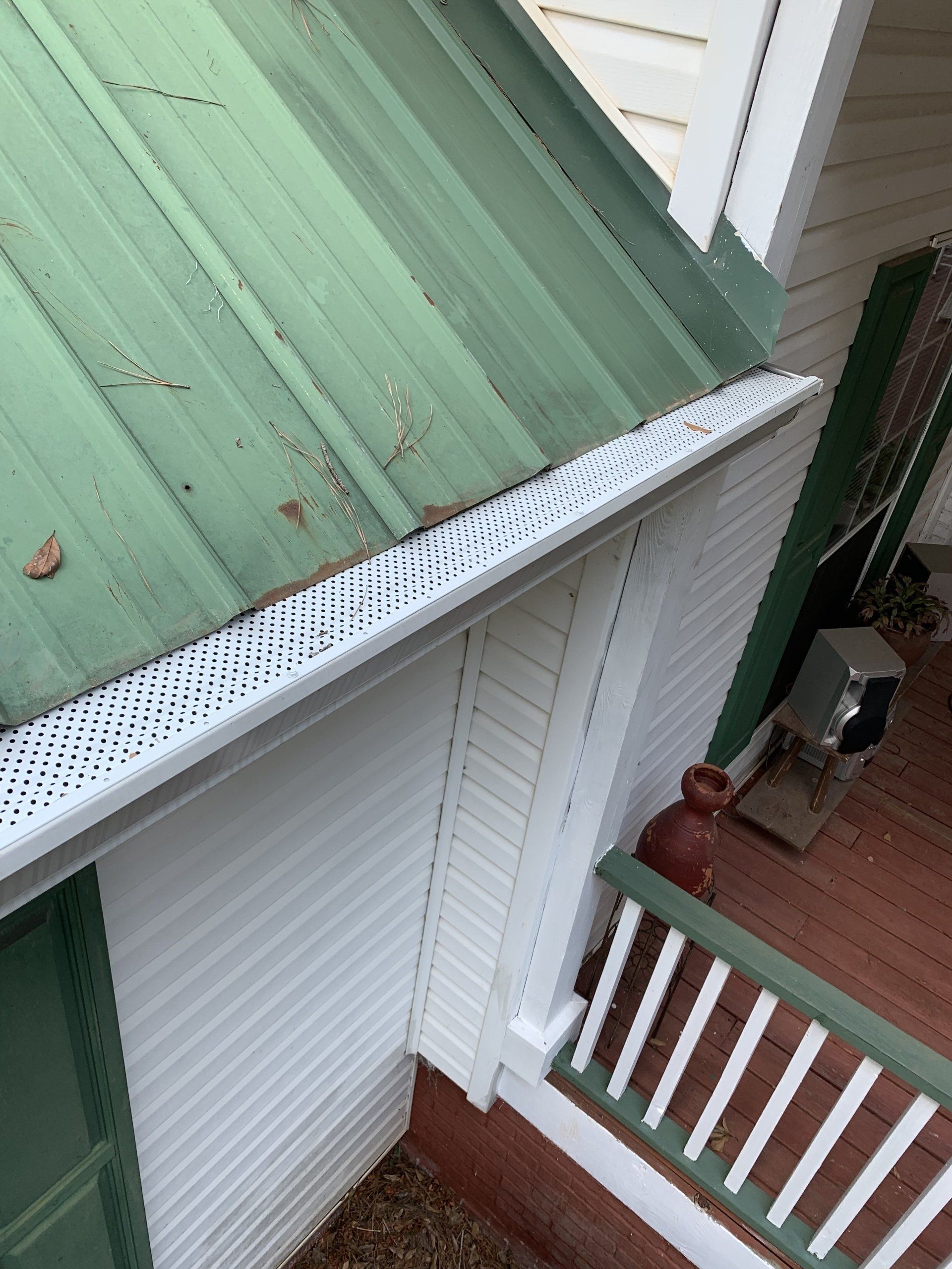 M.R. Roberson Roofing image