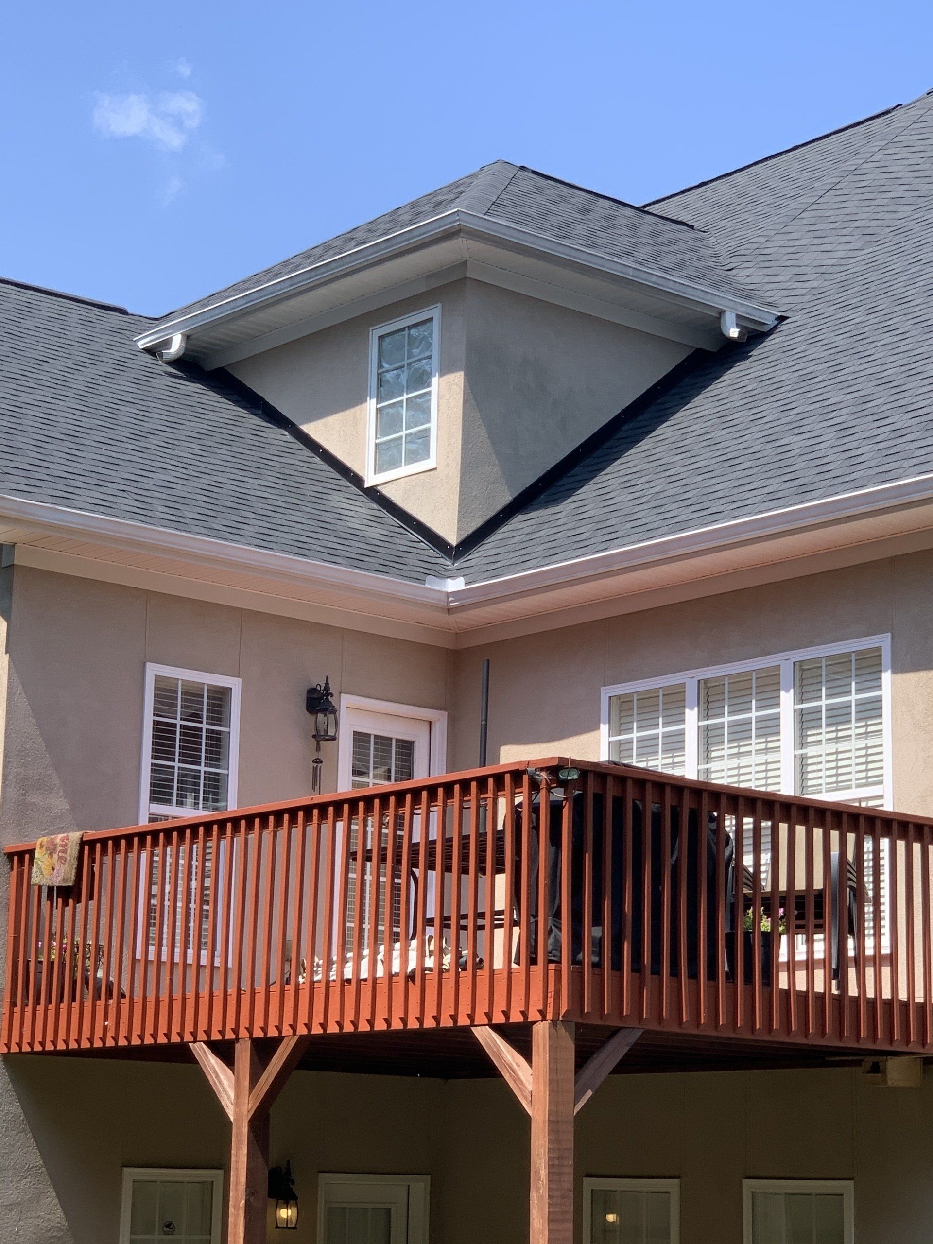 M.R. Roberson Roofing image