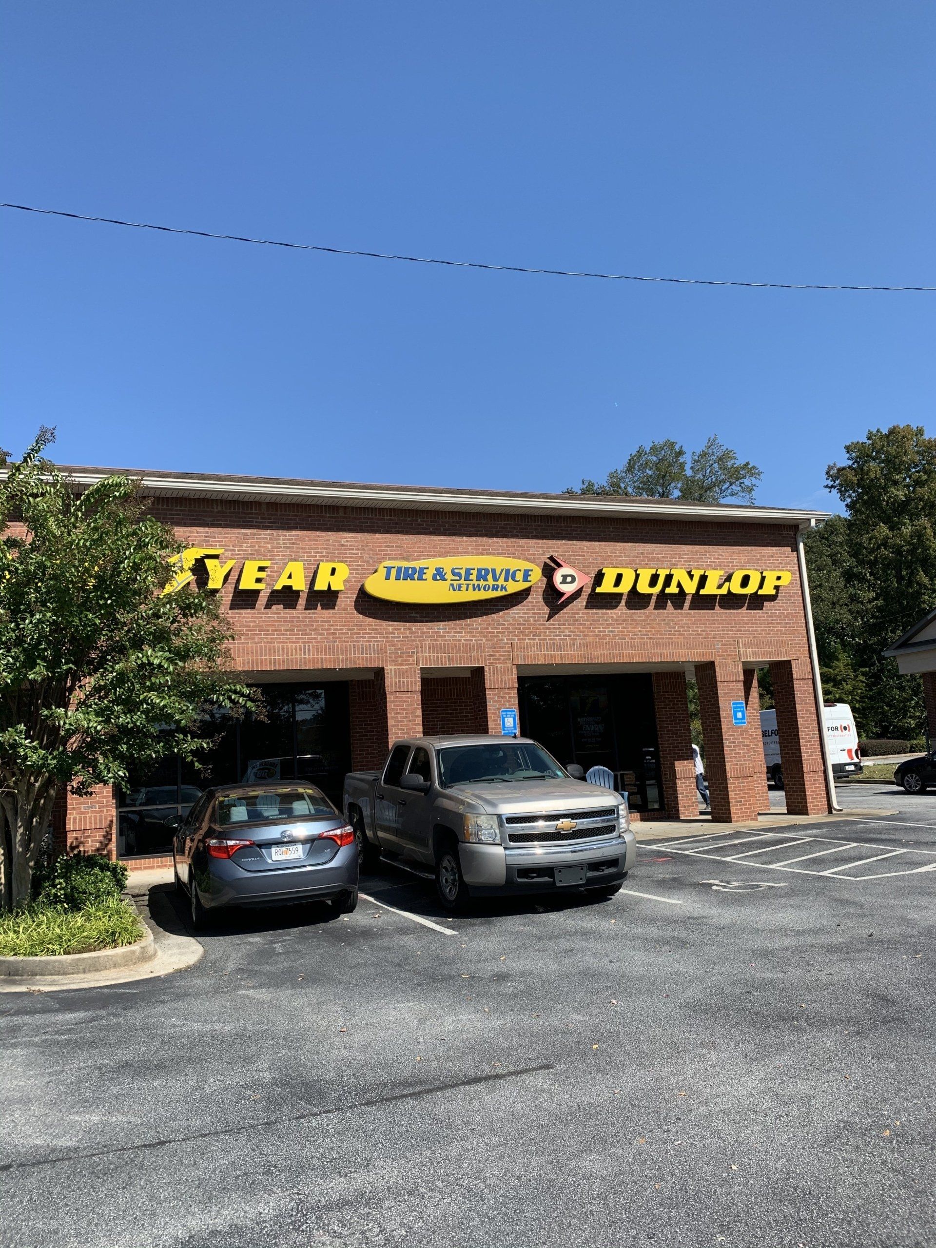 M.R. Roberson Roofing image