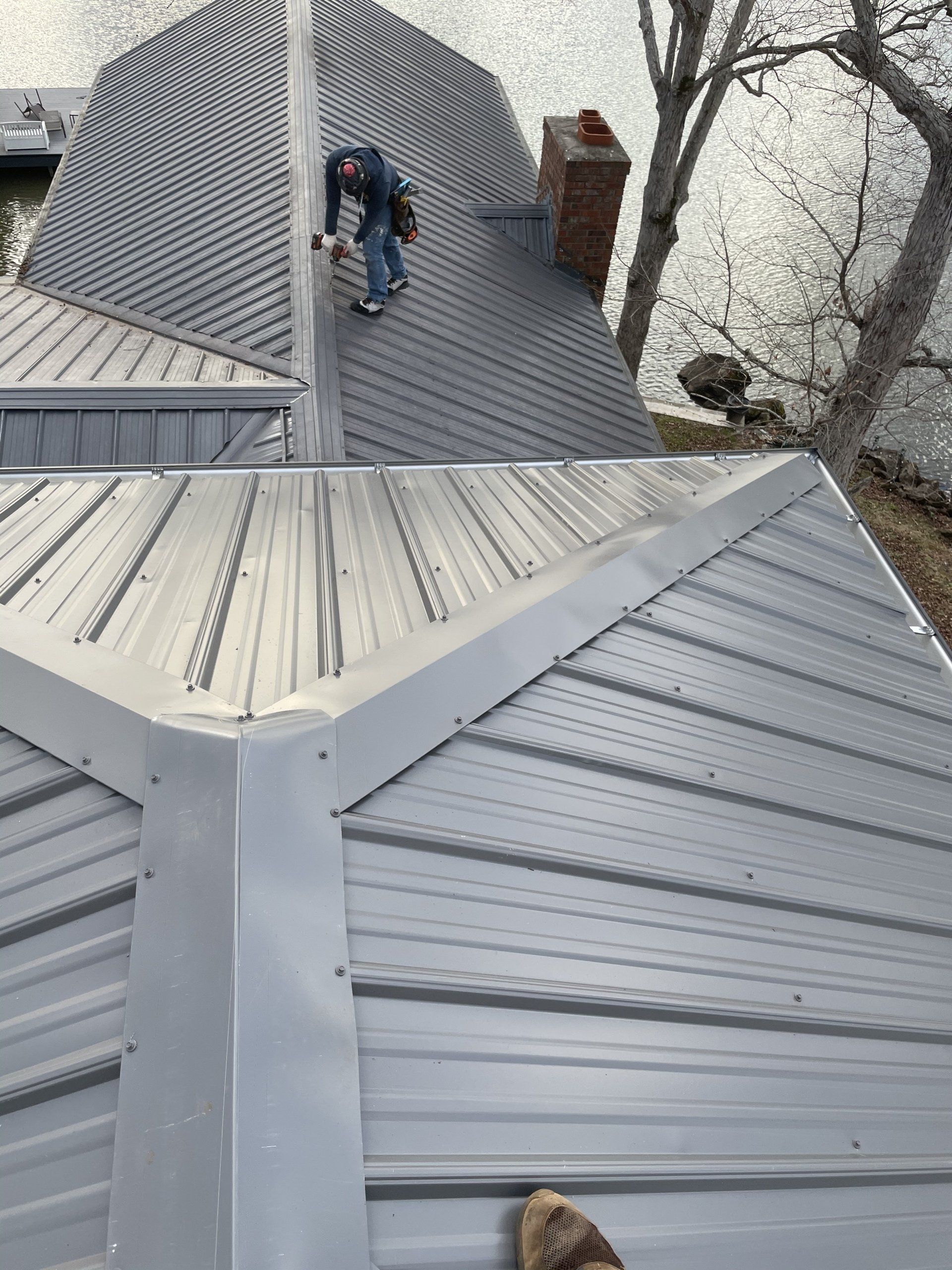 M.R. Roberson Roofing image