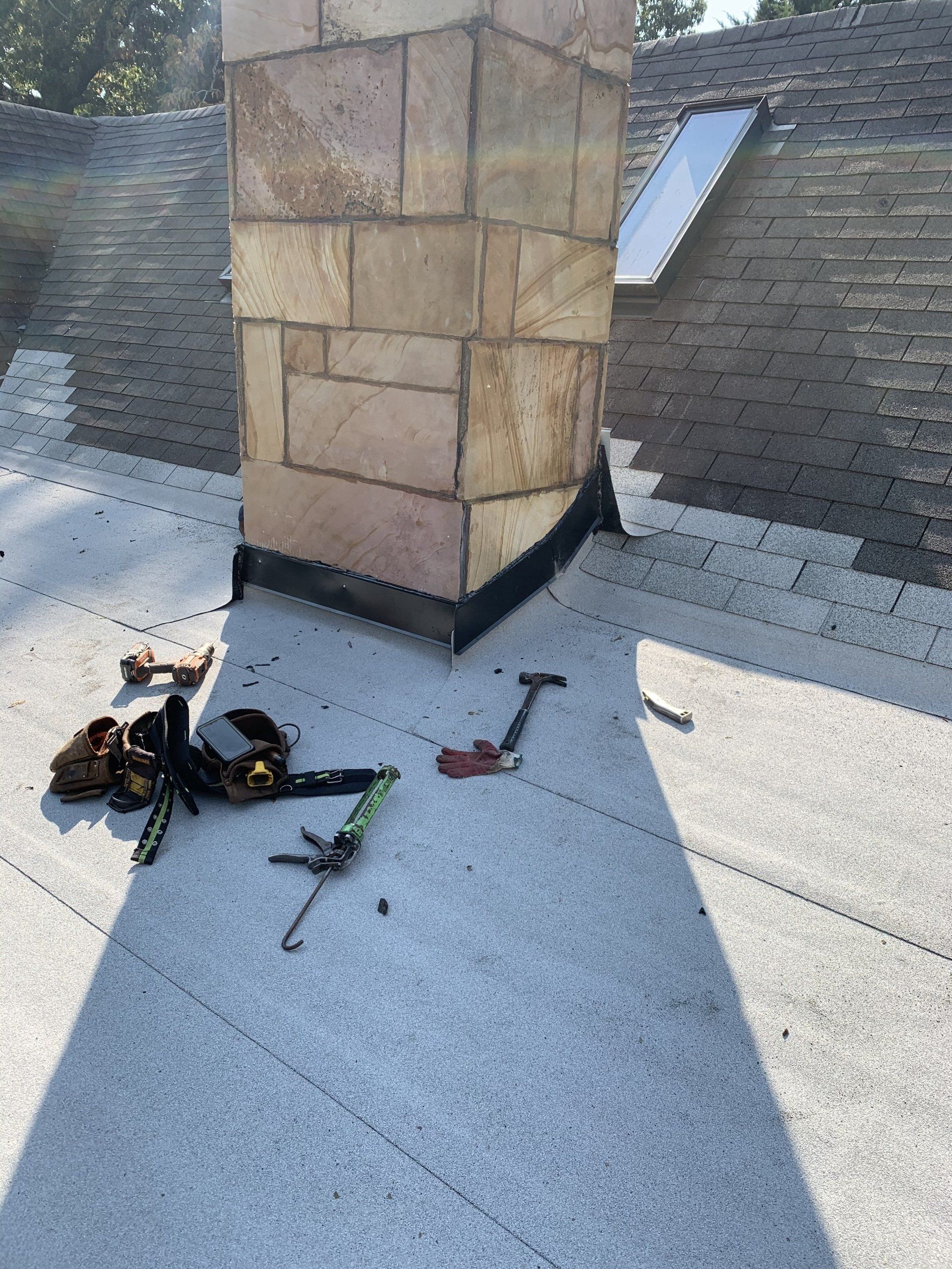 M.R. Roberson Roofing image