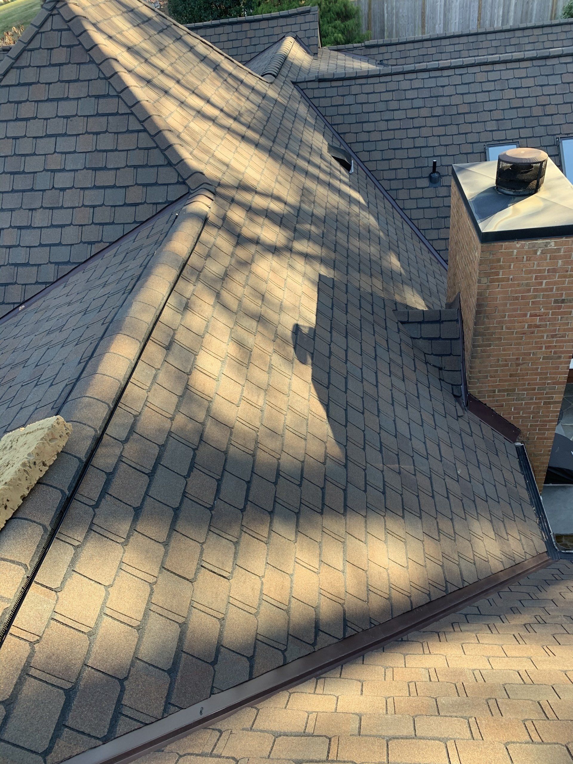 M.R. Roberson Roofing image