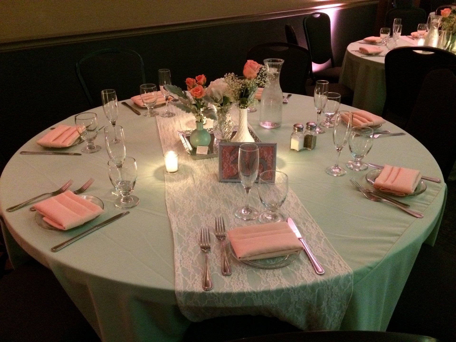 Peach and mint table arrangement