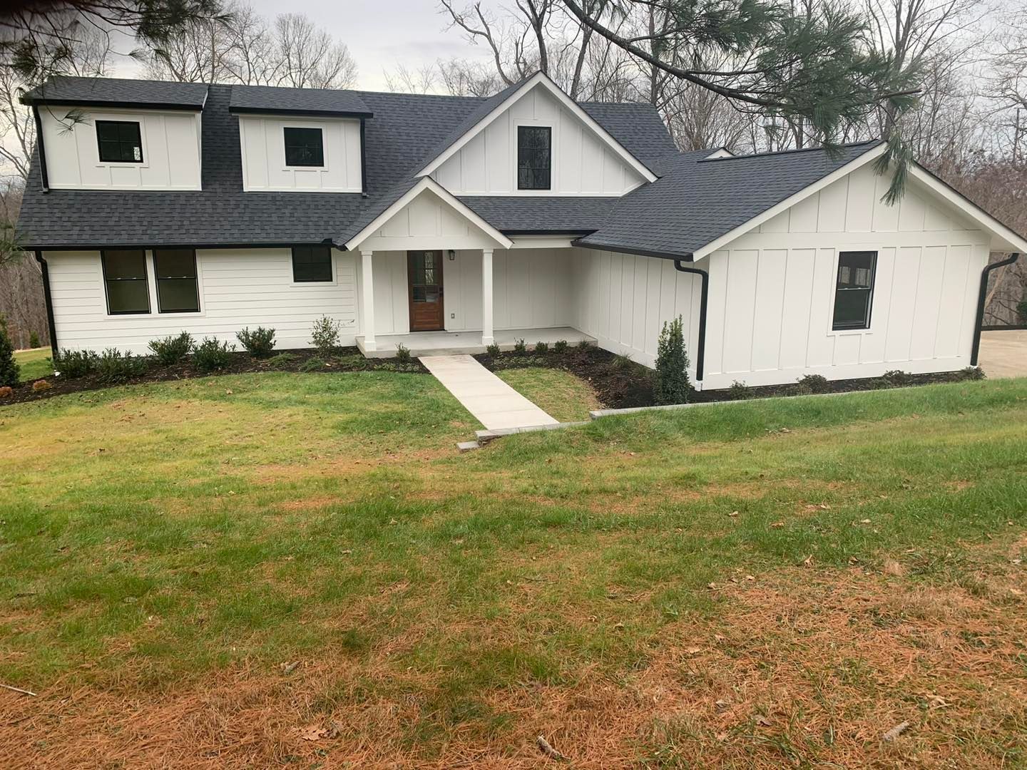 Black seamless aluminum gutter