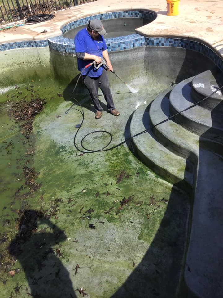 Swimming pool cleaning