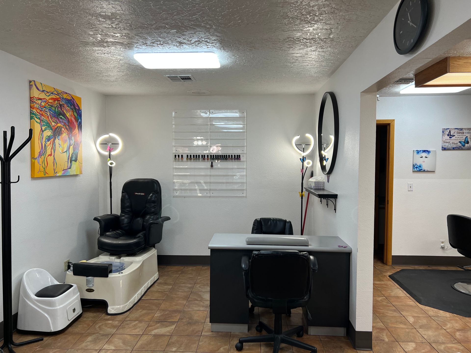 Private Salon Nail Services Station