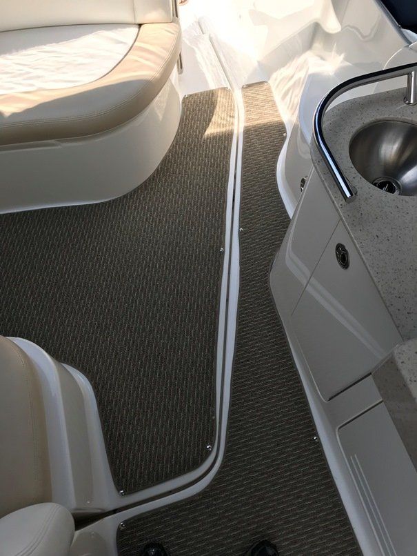 Carpet flooring installation