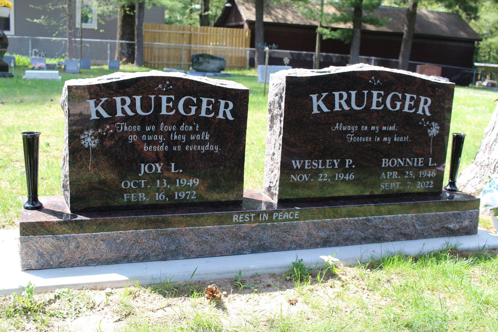 Double upright monument