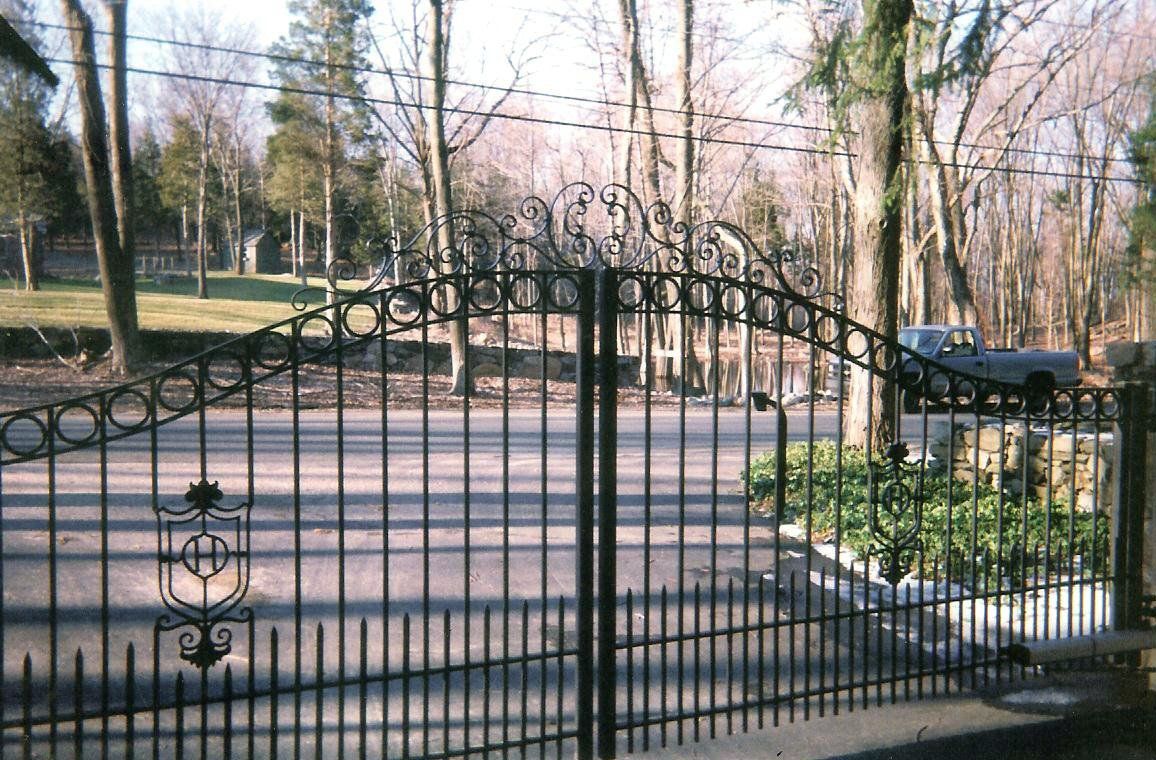 Gate