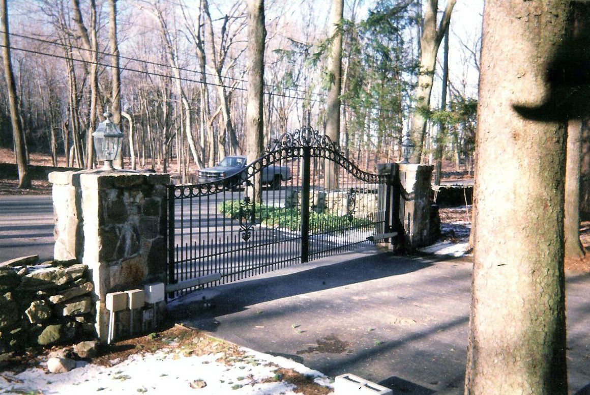 Gate