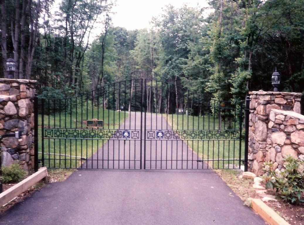 Gate