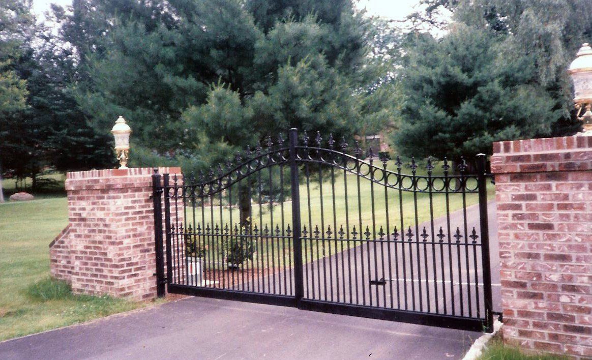 Gate