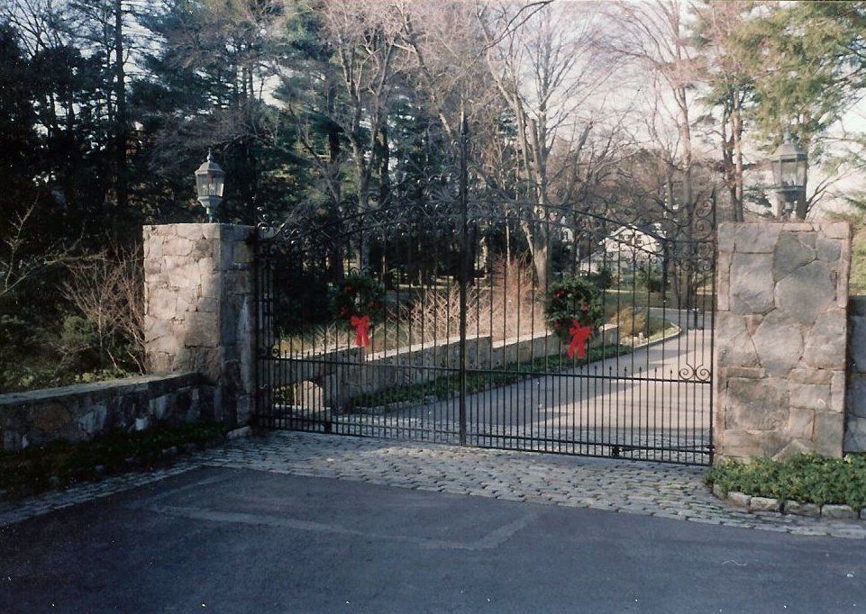 Gate