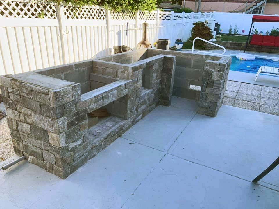 Outdoor kitchen construction
