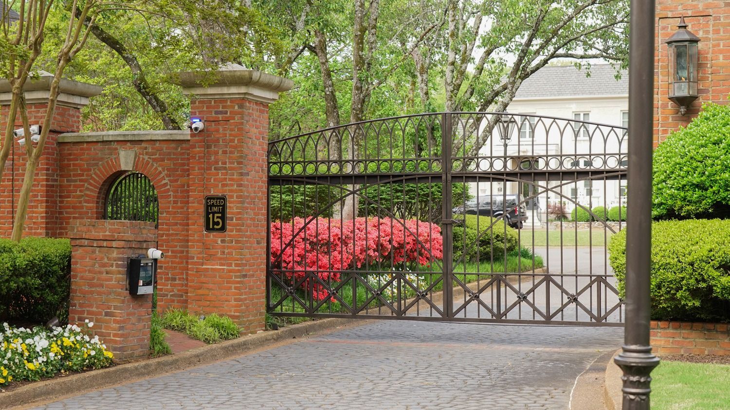 Automatic Gates Construction Inc