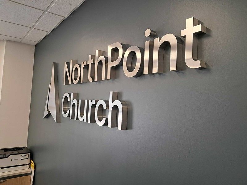 Brushed metal, three-dimensional 