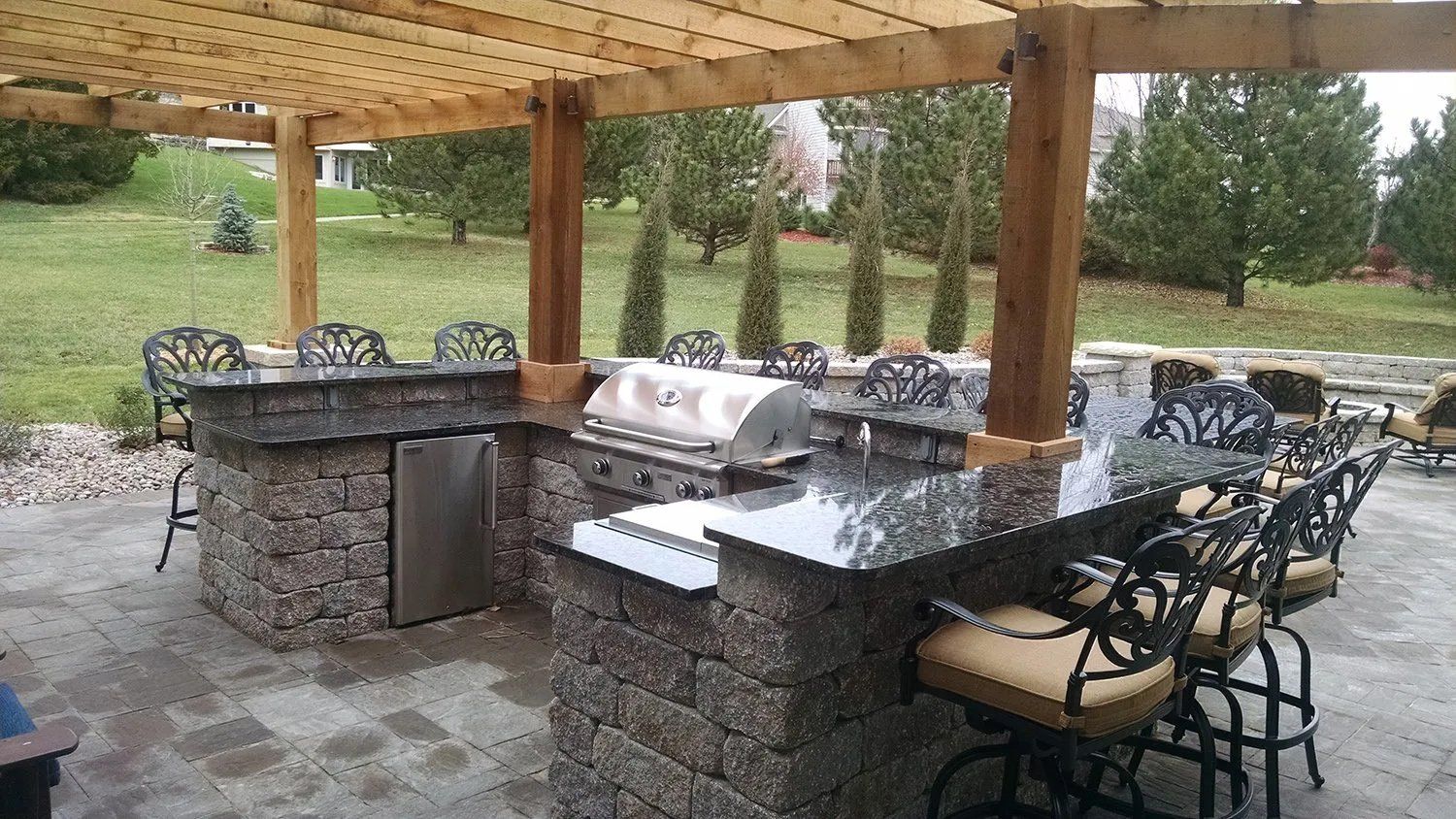 Outdoor kitchen