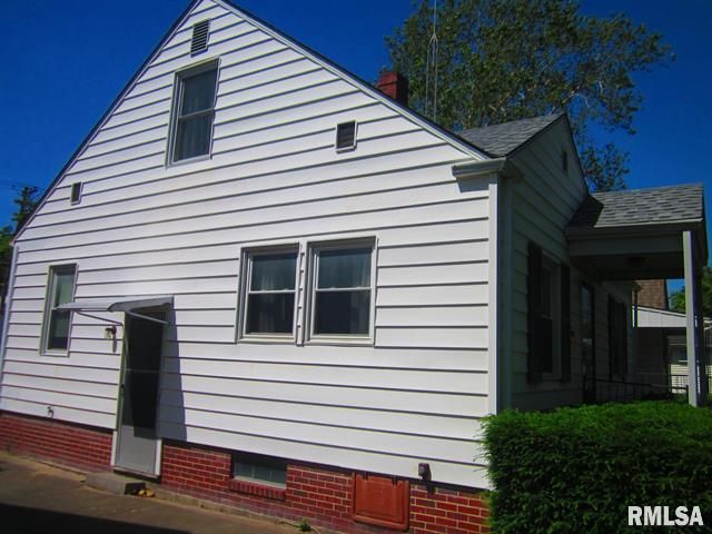 1528 W Monroe Street