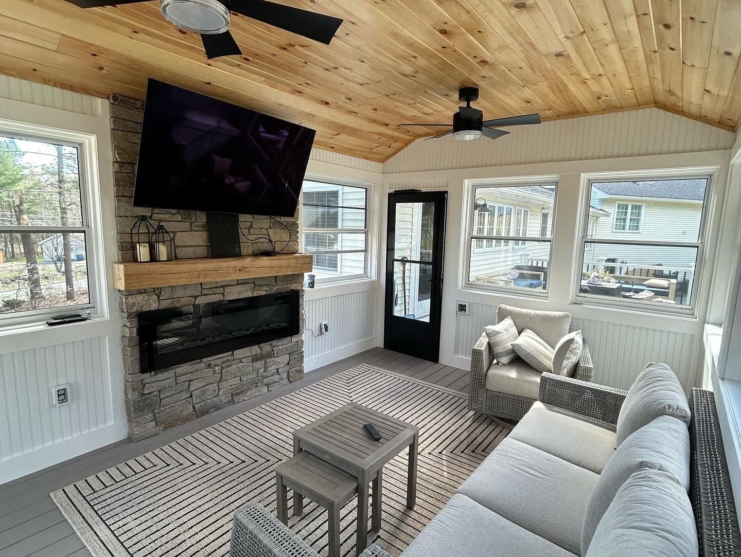 A picture of an image holder on a white background.