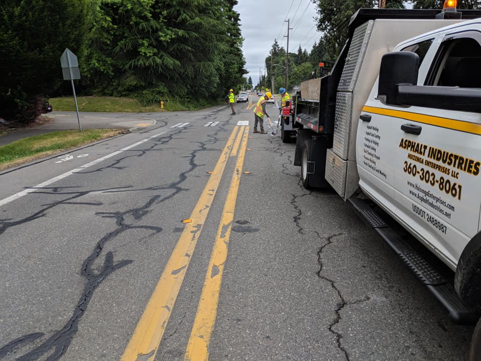 Asphalt crack sealing