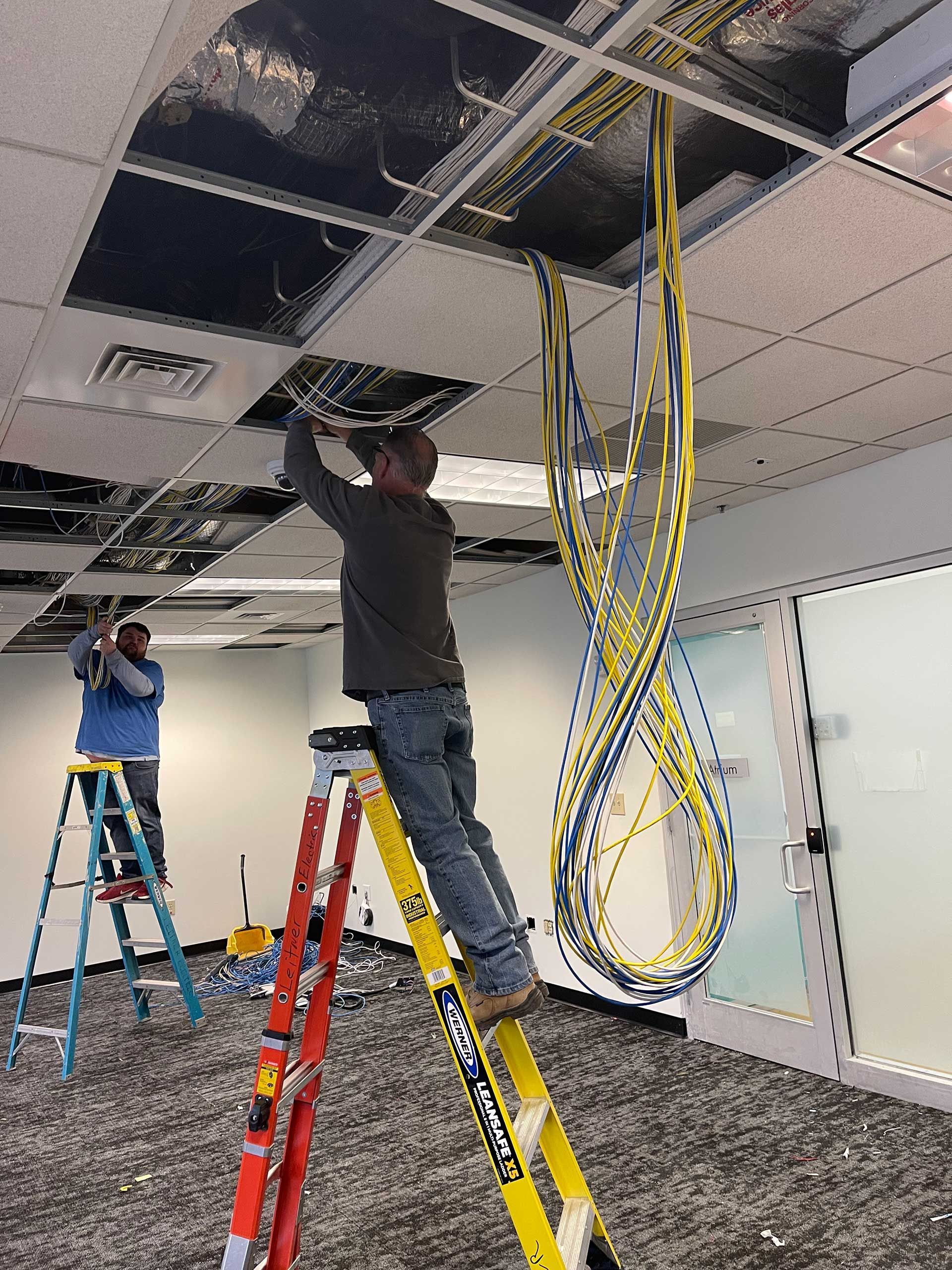 Installing fiber optic hubs for 2000 PCs