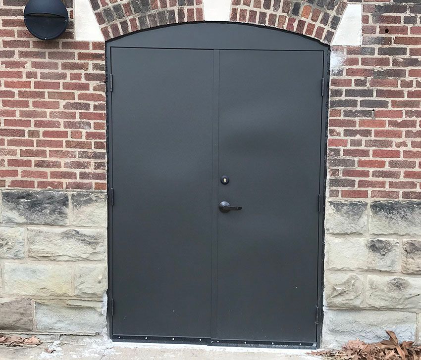 Commercial glass door