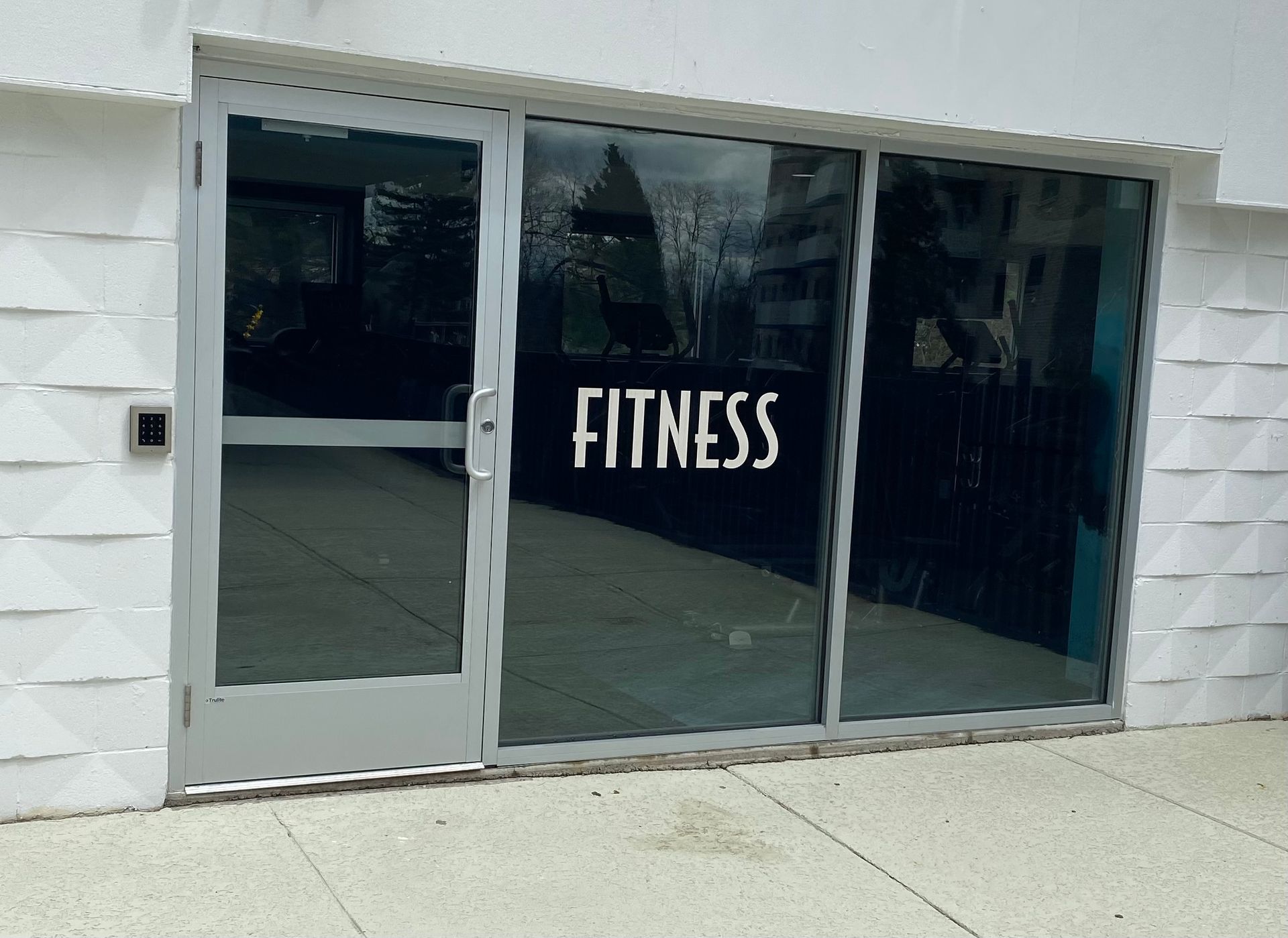 Commercial glass door