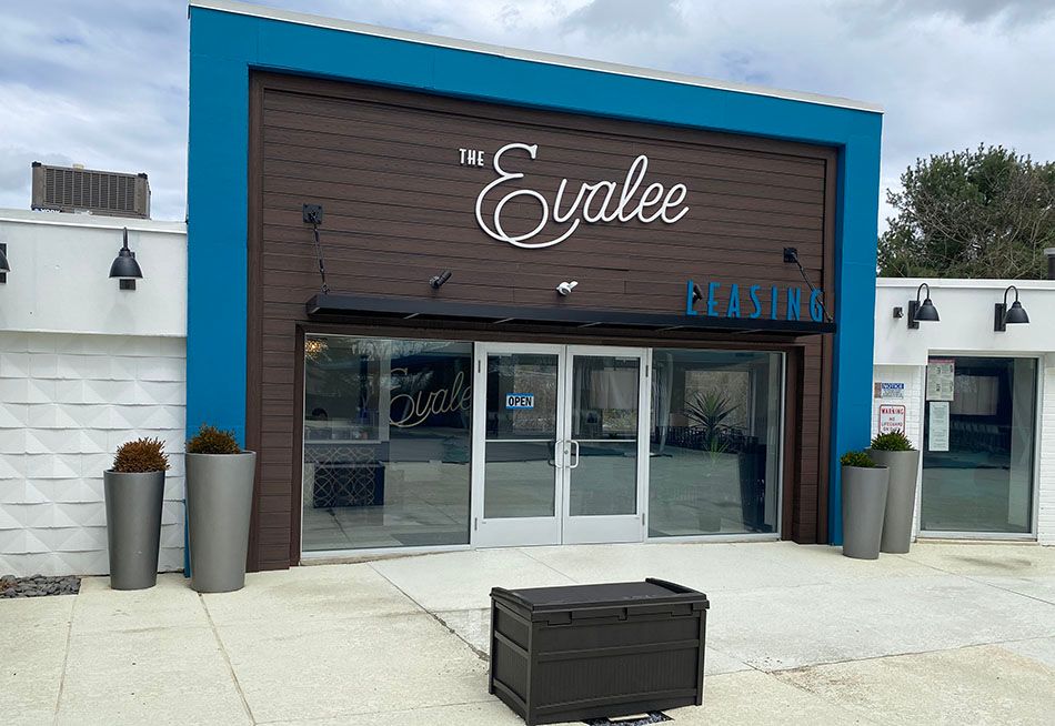 Commercial glass door