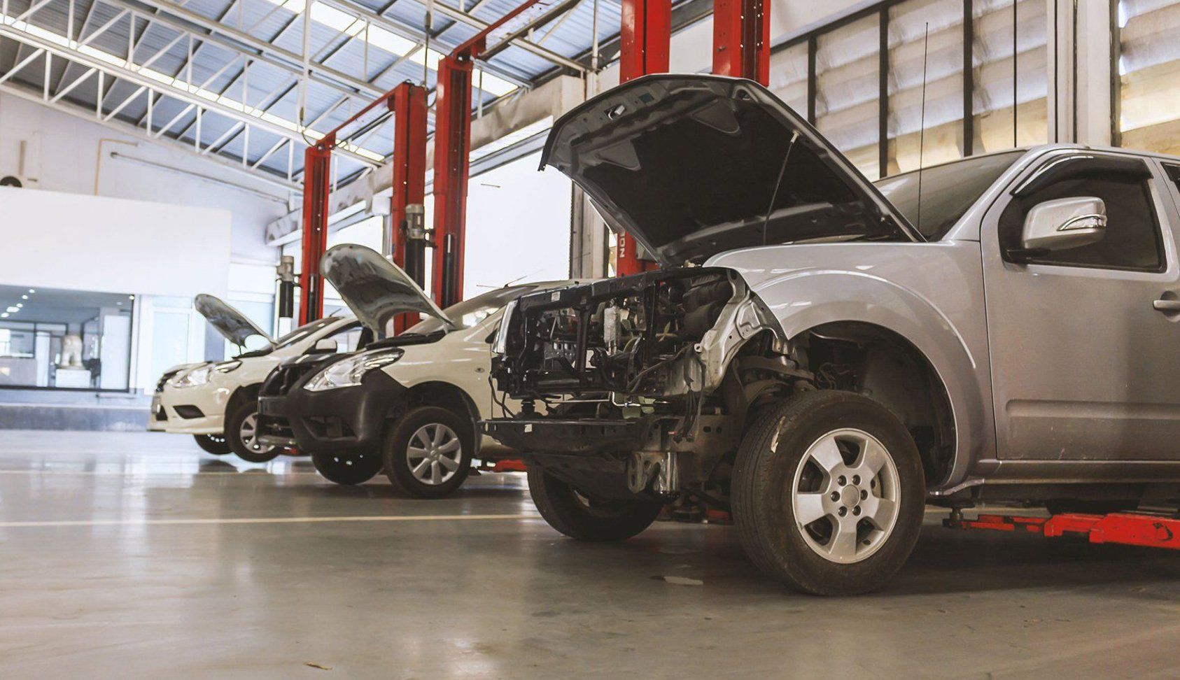 Auto Body Shop Denny's Body Shop Lafayette, IN