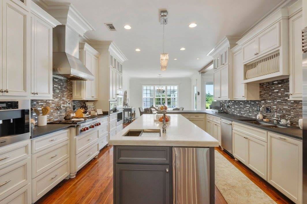 Luxury Vinyl Flooring Gulfport, MS Floor Co.