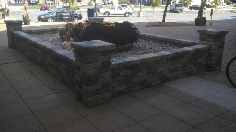 The large pots inside can now be used to create colorful seasonal displays, and smaller floral displays can even be put on the columns.