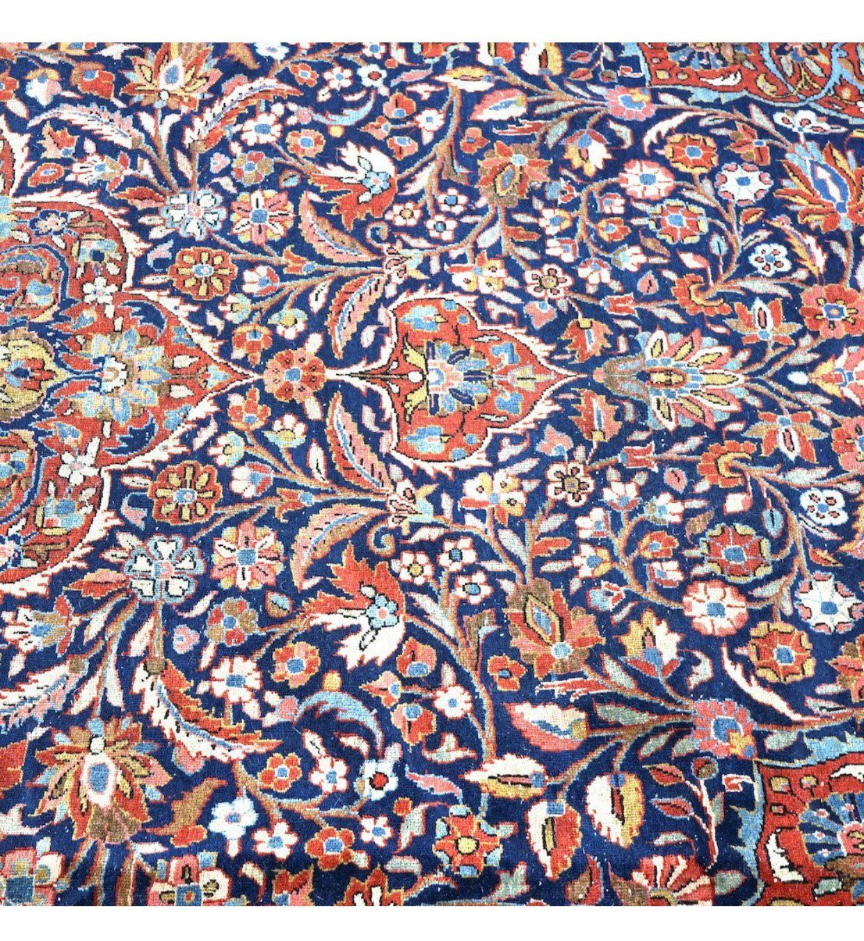 Antique Persian Kashan circa 1930 rug pattern