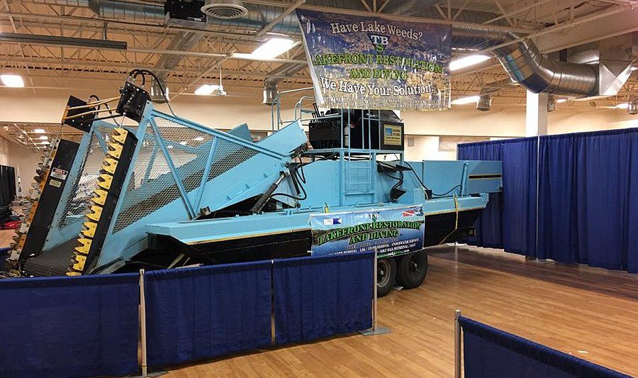 Weed harvesting machine