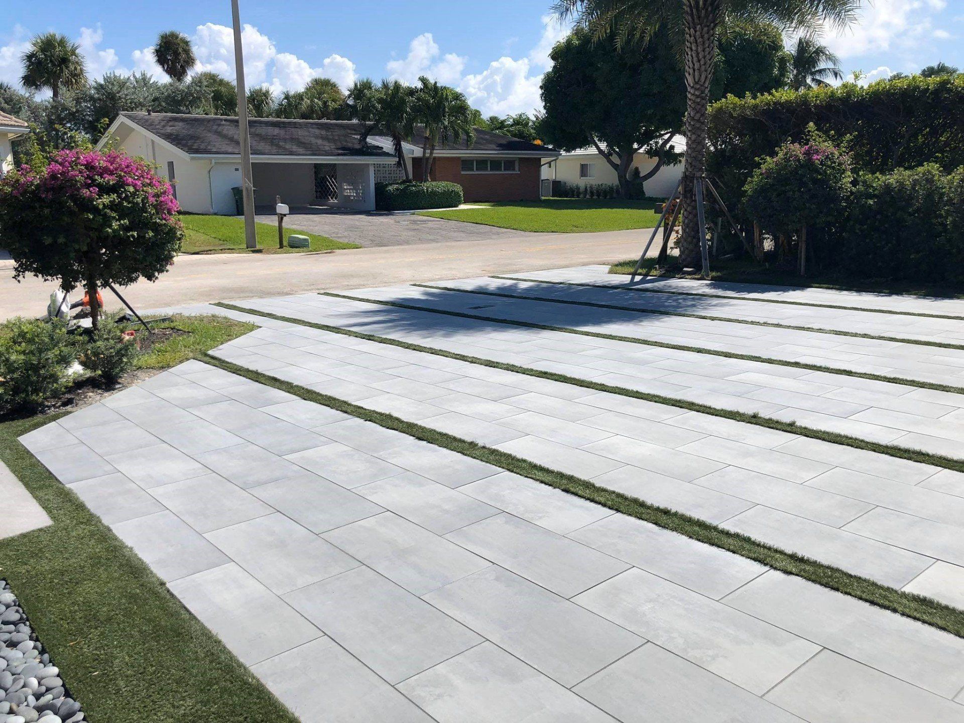 Stone Pavers Ft Myers, Naples FL Hardscape Elements Stone Retaining