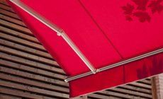Retractable awning