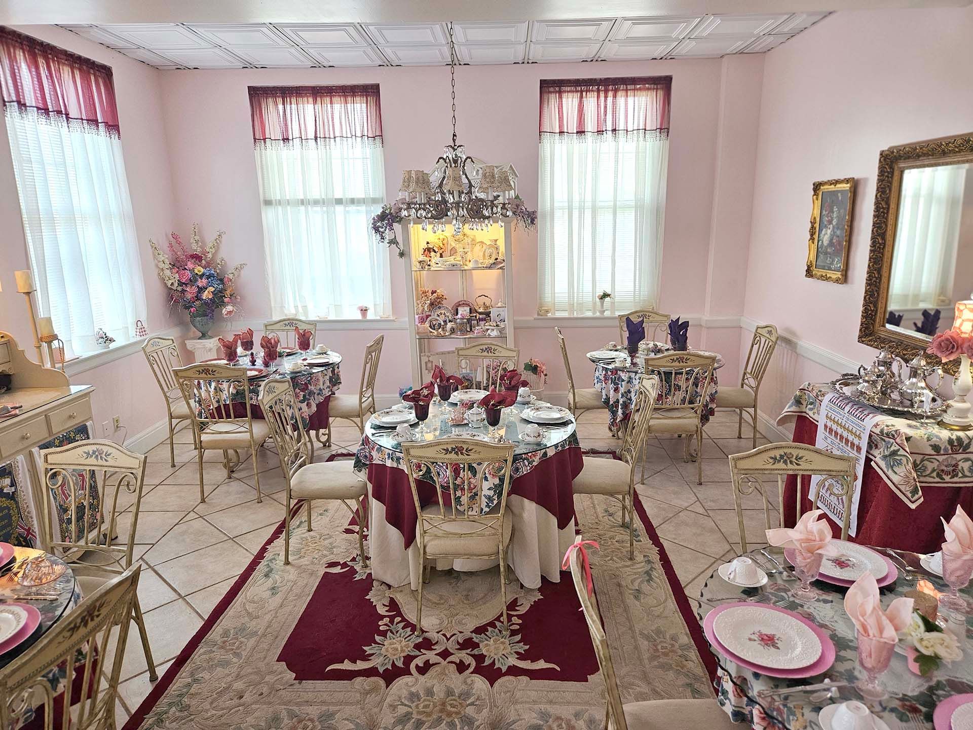 Mountain Oaks Manor's Queens Room