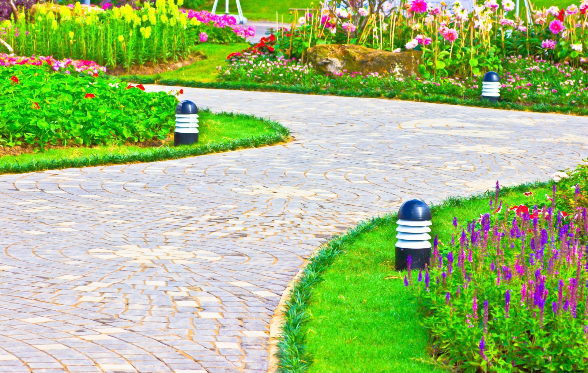 3 Hardscaping Ideas to Transform Your Outdoor Space