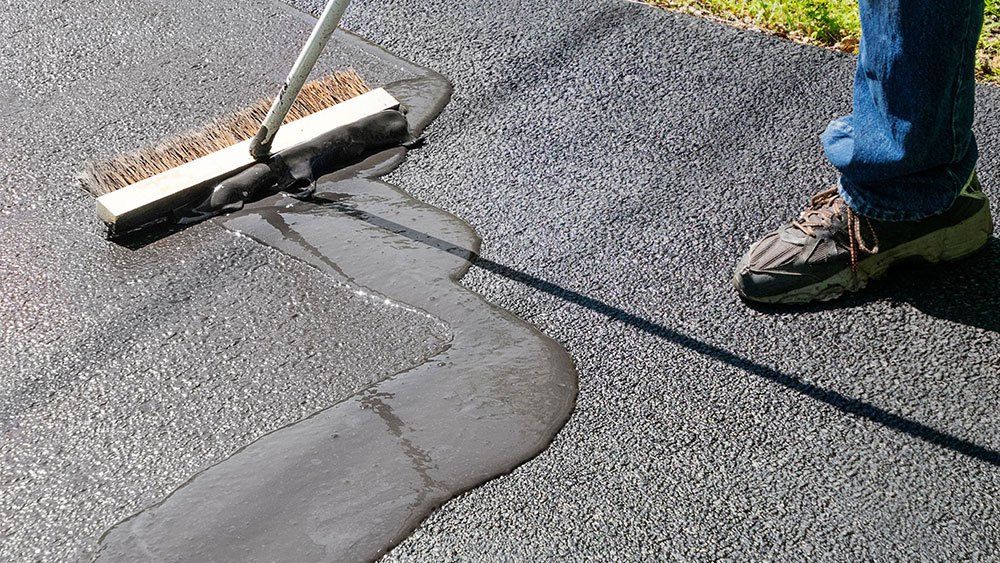 Asphalt sealcoating & repair