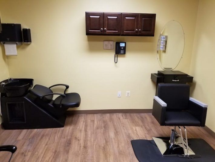 Salon room