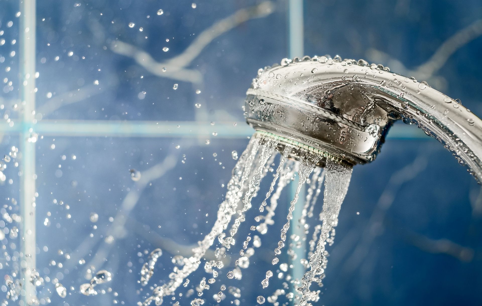 How Plumbing Contractors Help You Find the Right Water Heater