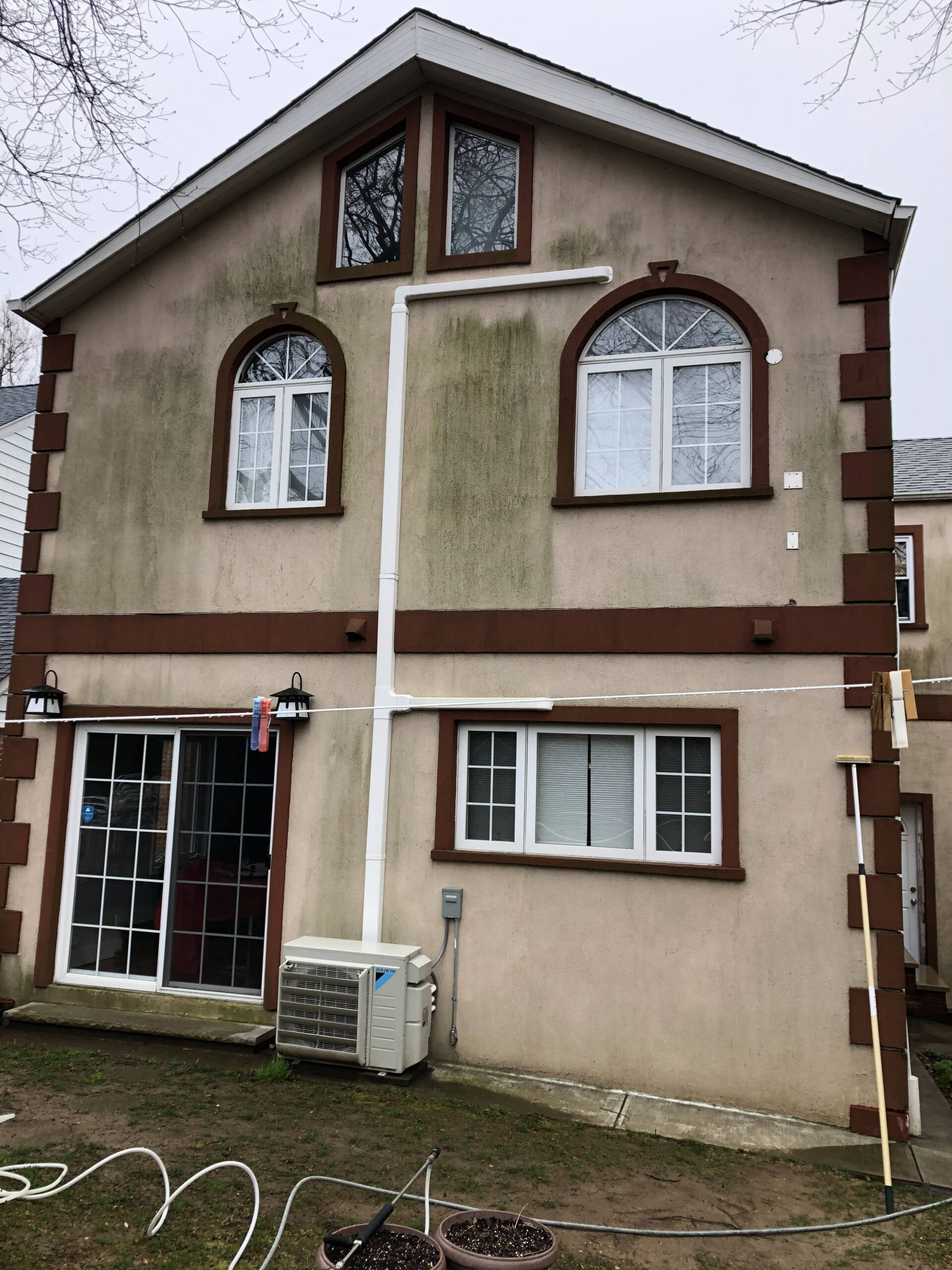 Before concrete house cleaning