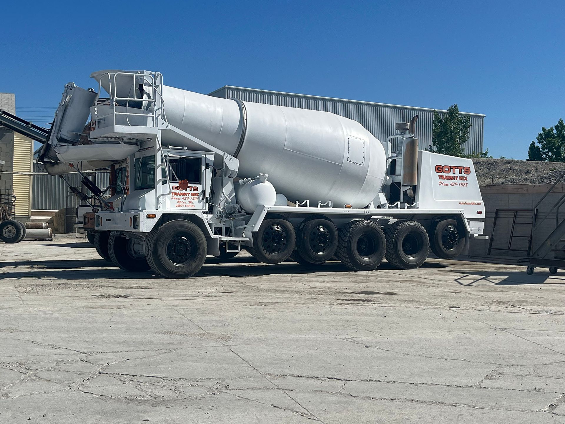 Concrete mix truck