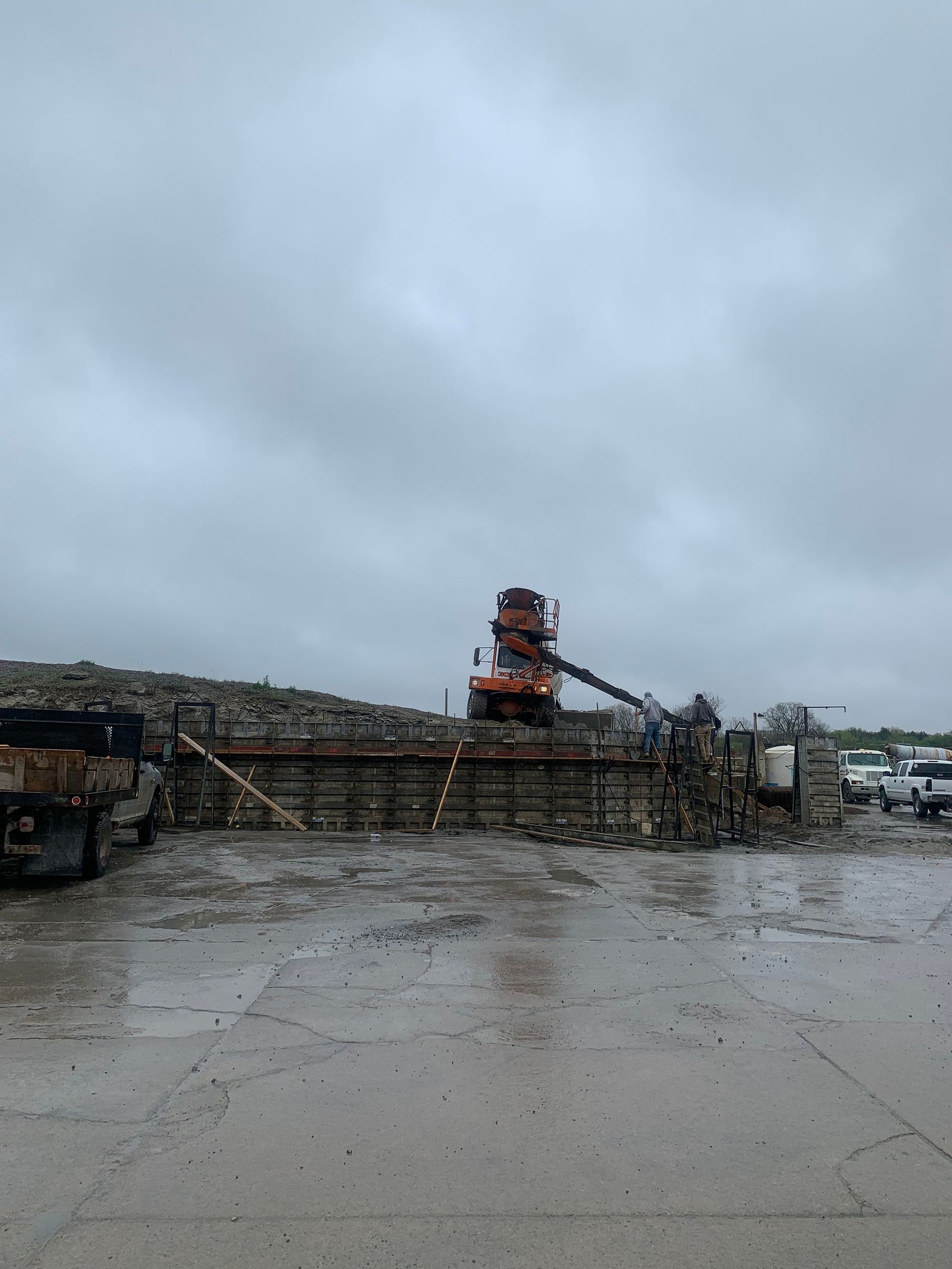 Concrete mix truck