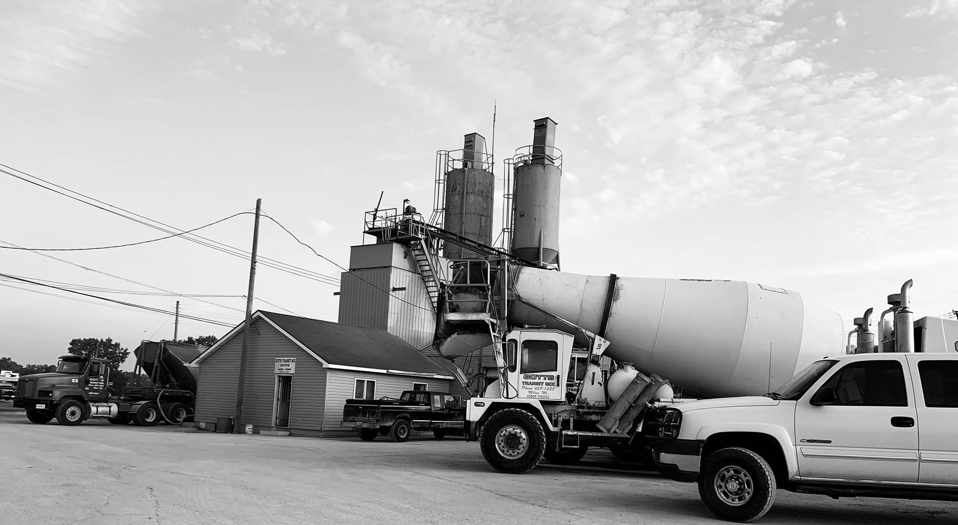 Concrete mix truck