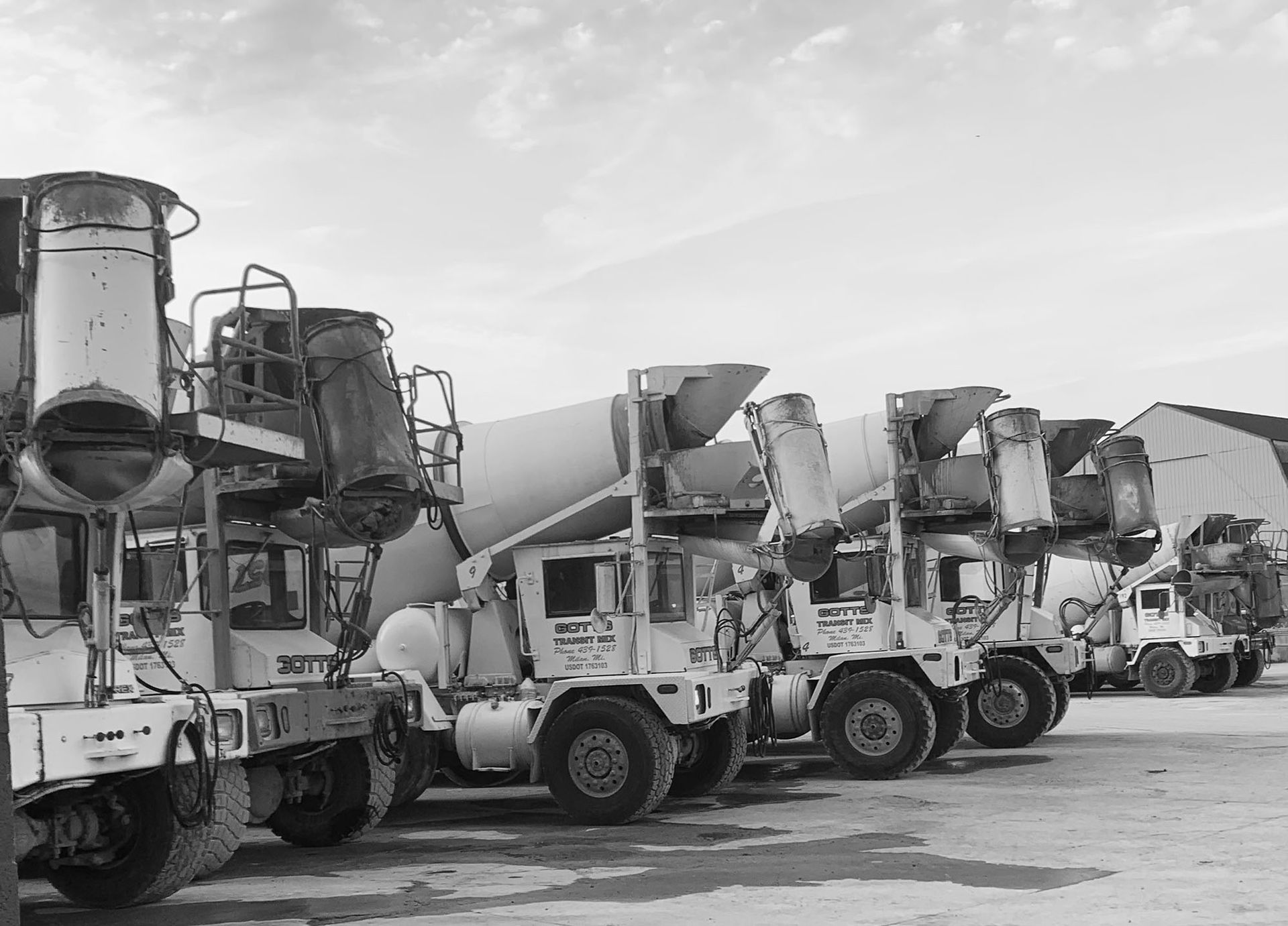 Concrete mix truck