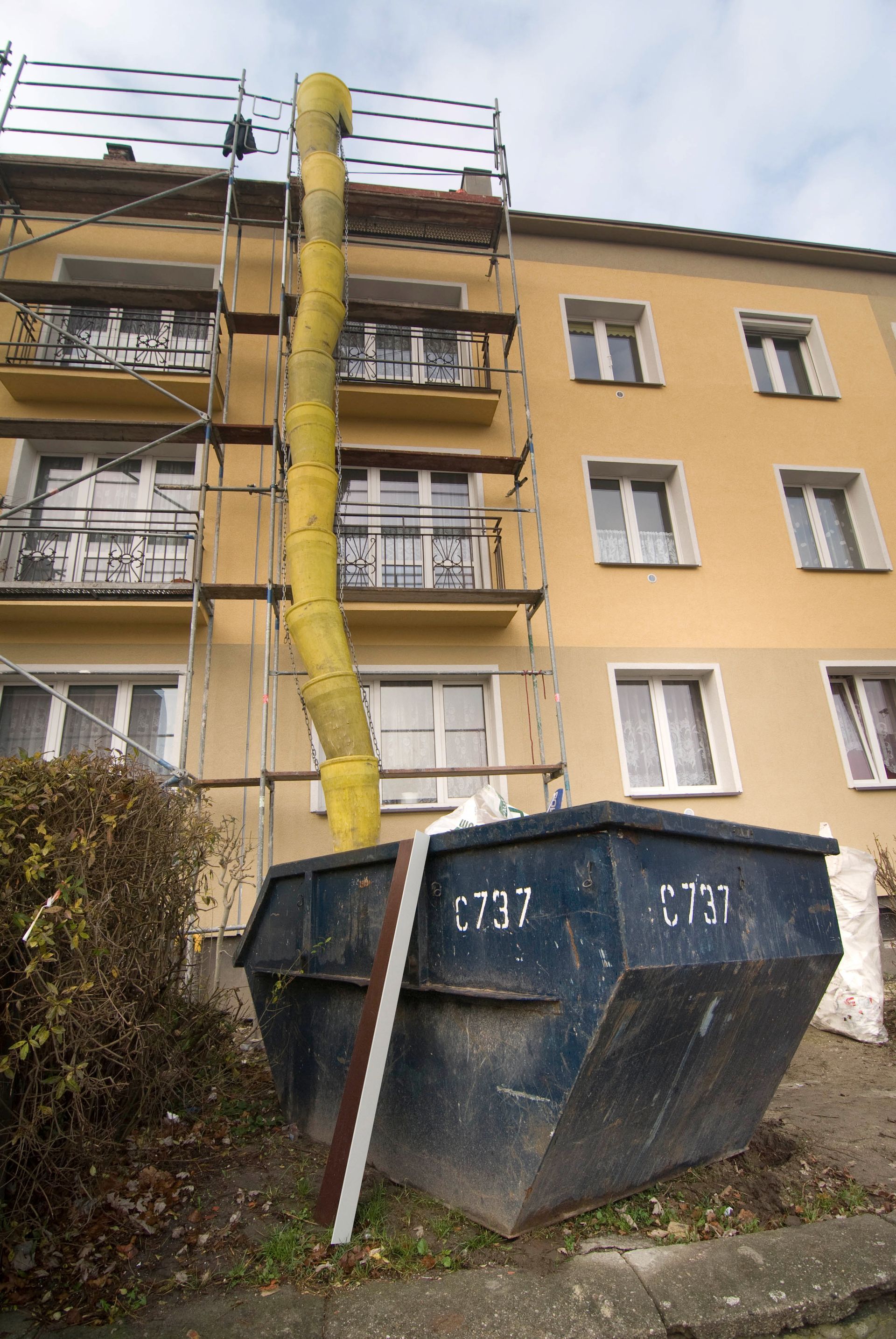 How to Maximize Efficiency with a Construction Dumpster