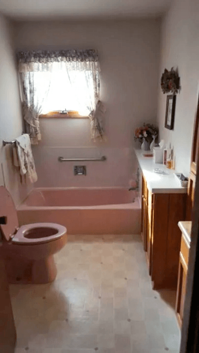 Bathroom in tan colors